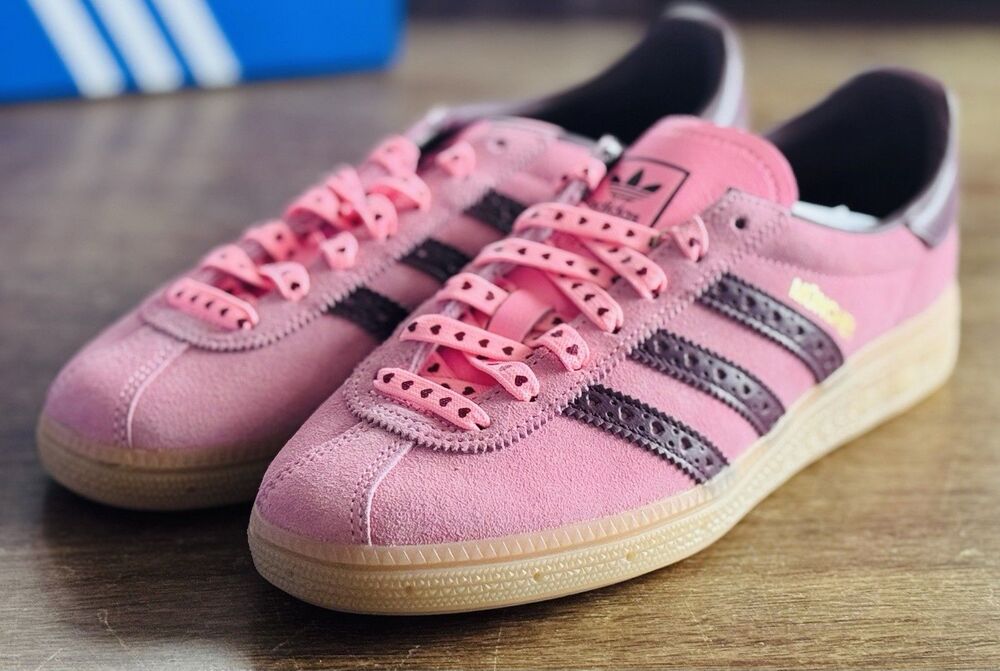Women’s Size 7 adidas Muenchen Valentine’s Day Pink Spark Shadow Red KJ4497 NIB